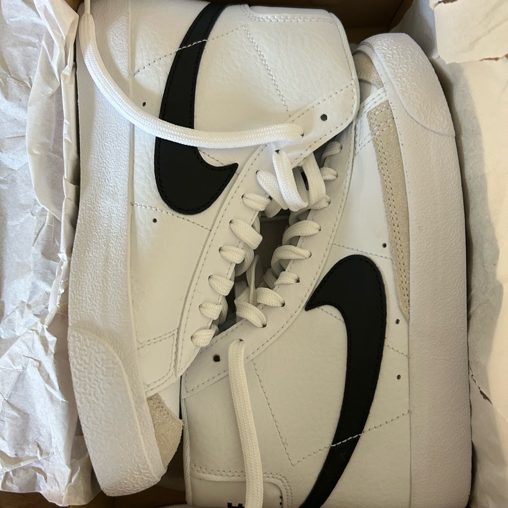 Nike Blazer Mid '77 in White and Black youth 4.5 or women’s 6